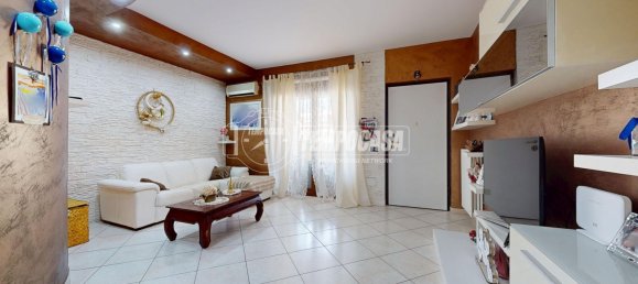 Квартира с 2 спальнями в Конверсано, Италия № 312564 15