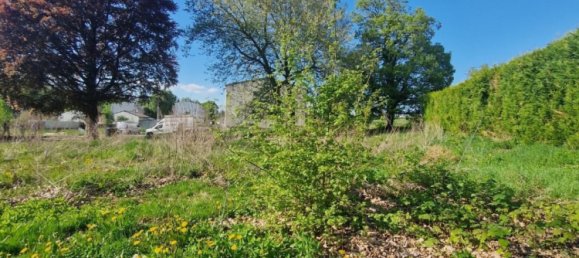 574m² Land in Pierrepont, France No. 83548 4