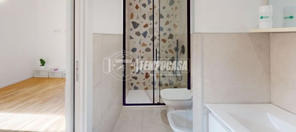 Studio in Milan, Italy No. 290539 10