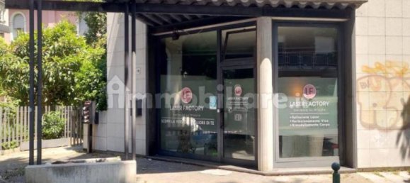 3 rooms Commercial property in Venice, Italy No. 360360 2