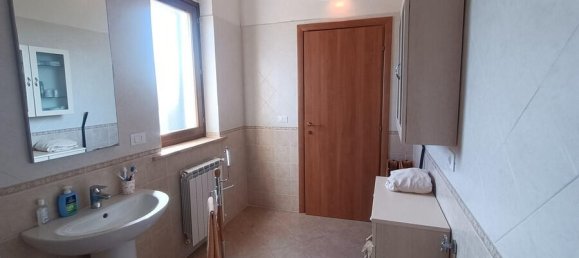 1 Schlafzimmer Haus in Loreto Aprutino, Italy, Nr. 331202 18