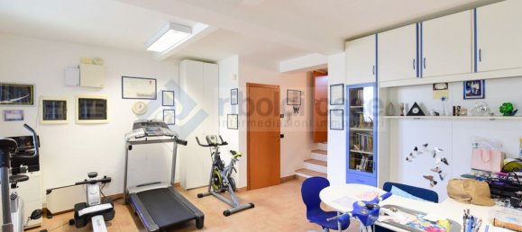 10 rooms Villa in Cinisello Balsamo, Italy No. 122408 34
