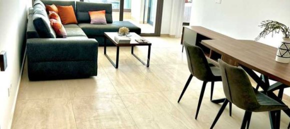 3 bedrooms Apartment in Limassol, Cyprus No. 19696 8