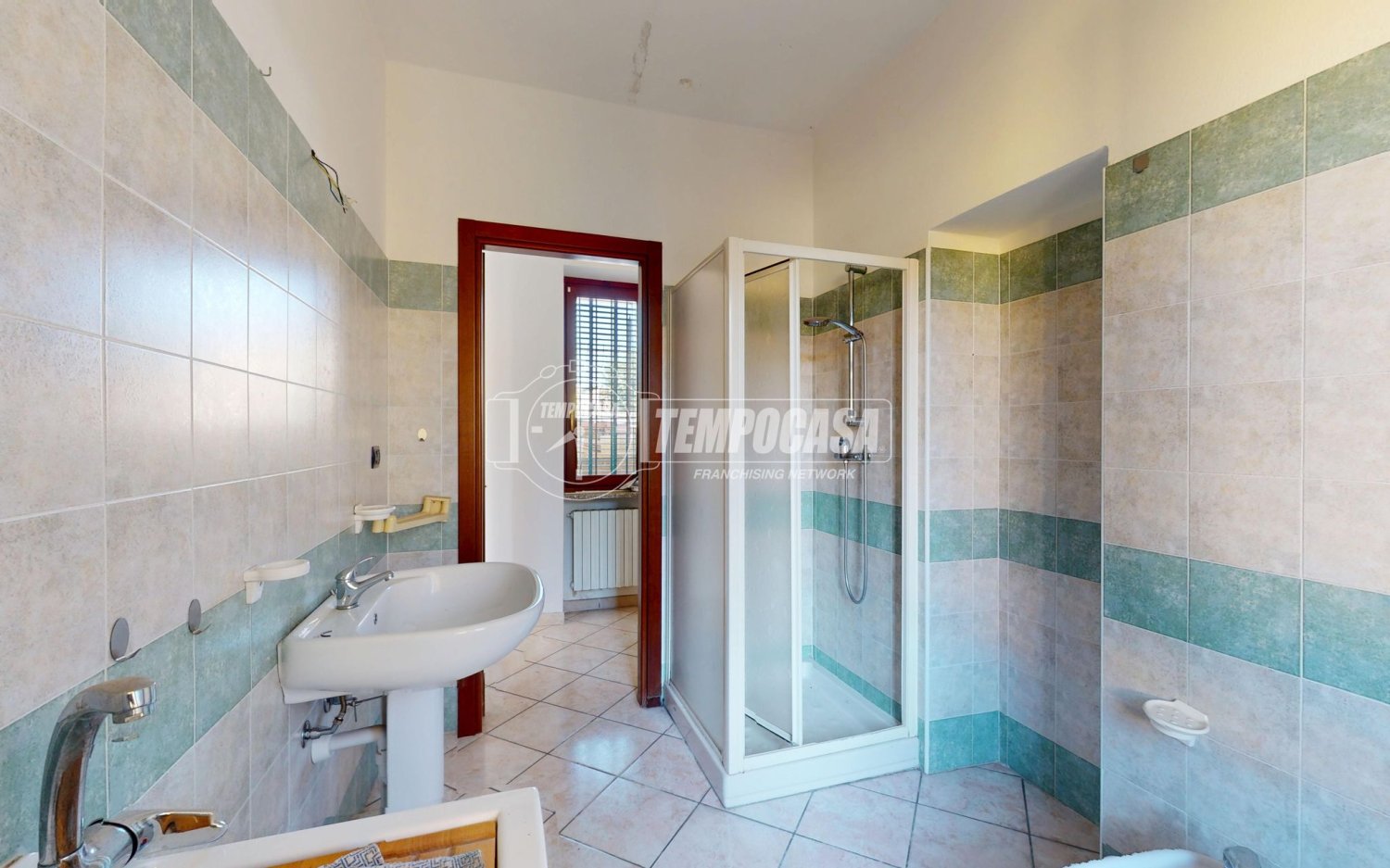 Квартира с 2 комнатами в Бра, Италия № 293679