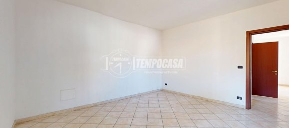 Квартира с 2 комнатами в Бра, Италия № 293679 9