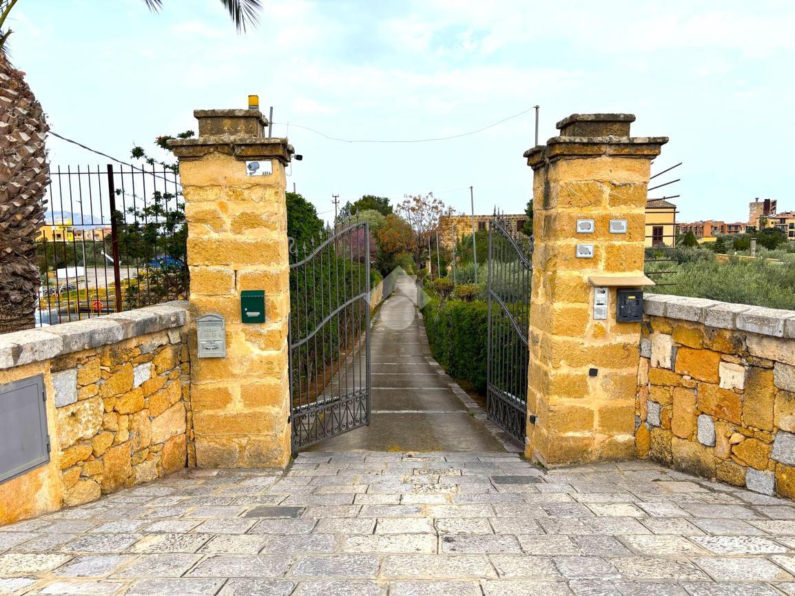  قطعة أرض في Bagheria, Italy 2593متر مربع رقم 14858