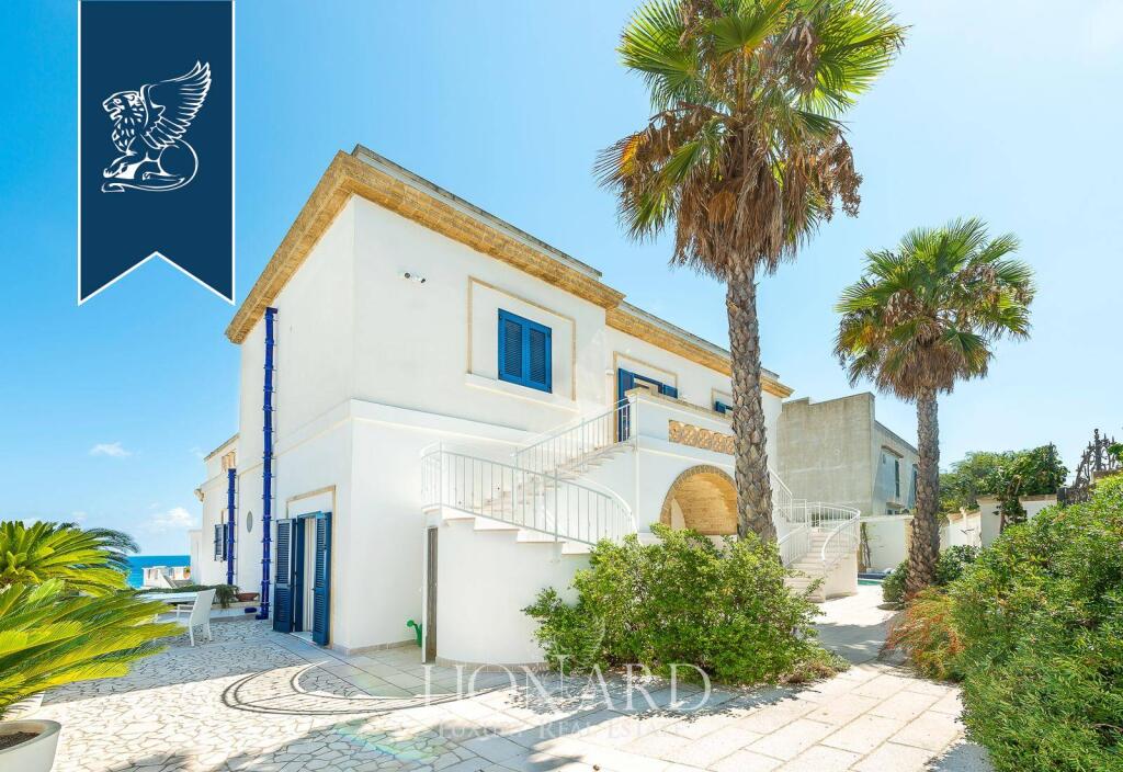 6 bedrooms Villa in Castrignano del Capo, Italy No. 389915