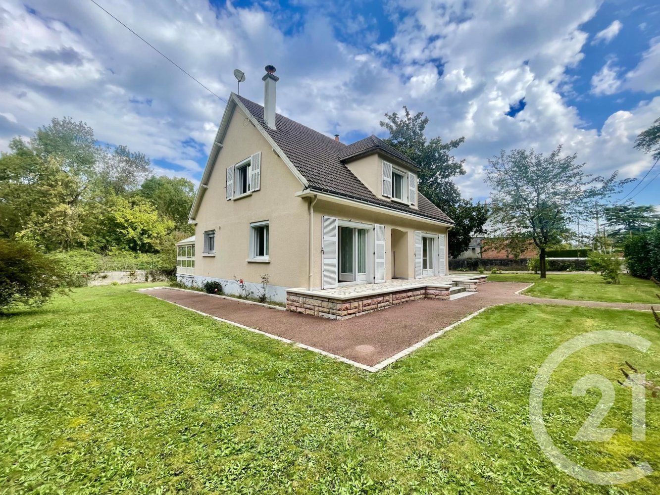 Дом с 3 спальнями в Монтбазон, Франция № 223339