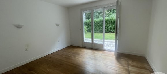 Дом с 3 спальнями в Монтбазон, Франция № 223339 5