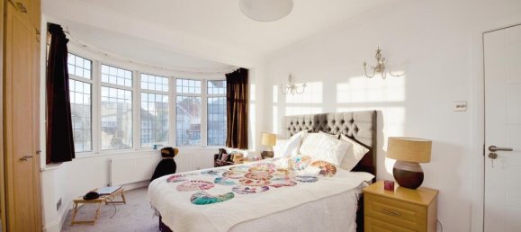 4 bedrooms House in London, United Kingdom No. 11681 9