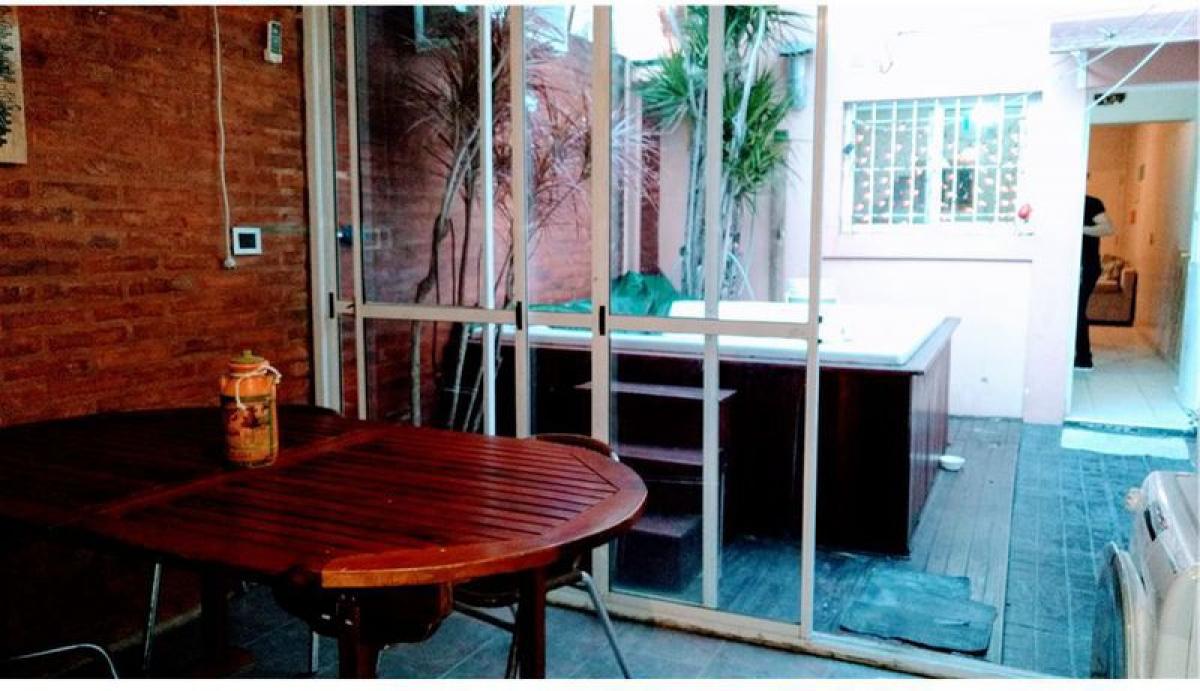 2 bedrooms House in Tres de Febrero, Argentina No. 349