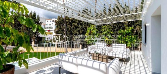 4 bedrooms Villa in Marbella, Spain No. 30860 9