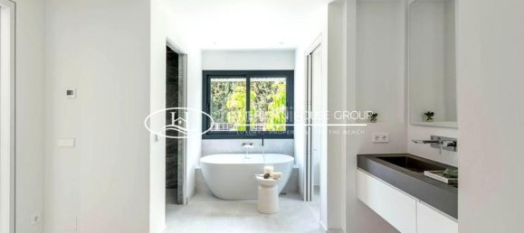 4 bedrooms Villa in Marbella, Spain No. 30860 18