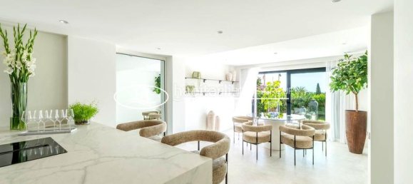 4 bedrooms Villa in Marbella, Spain No. 30860 33