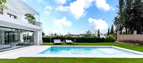 4 bedrooms Villa in Marbella, Spain No. 30860 5