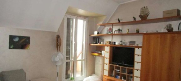 2-salle Appartement à Cologno Monzese, Italy No. 331474 5