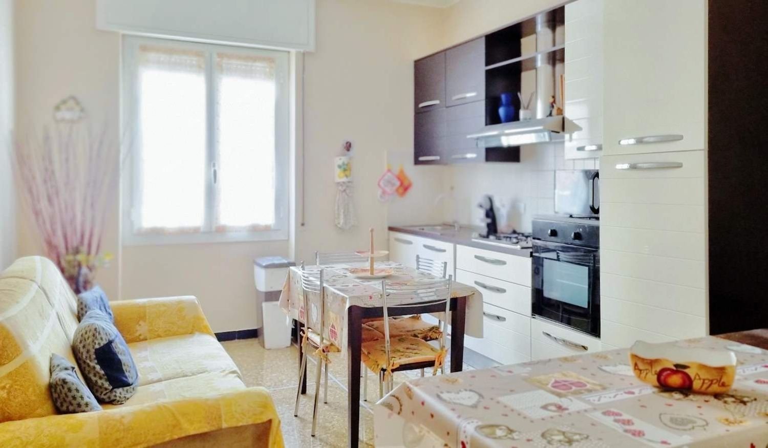 Квартира с 3 комнатами в Варацце, Италия № 222084