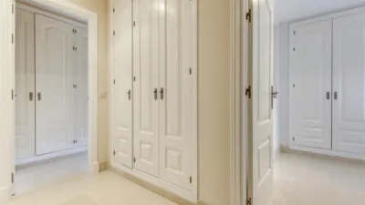 3 bedrooms Apartment in Benahavis, Spain No. 87231