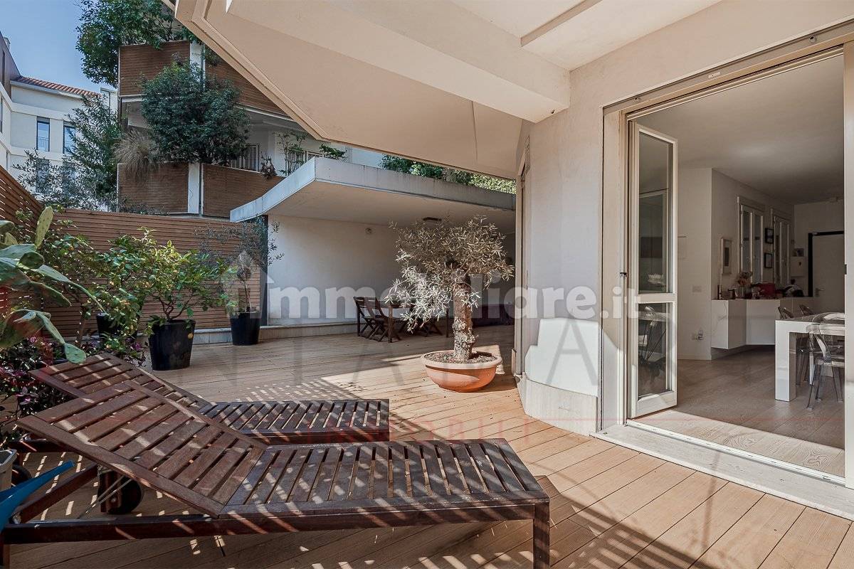 3 bedrooms Apartment in Milan, Italy No. 323496