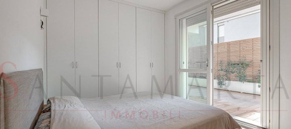 3 bedrooms Apartment in Milan, Italy No. 323496 9