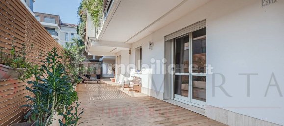 3 bedrooms Apartment in Milan, Italy No. 323496 2