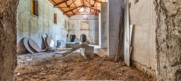 575m² Commercial property in Palermo, Italy No. 156280 17