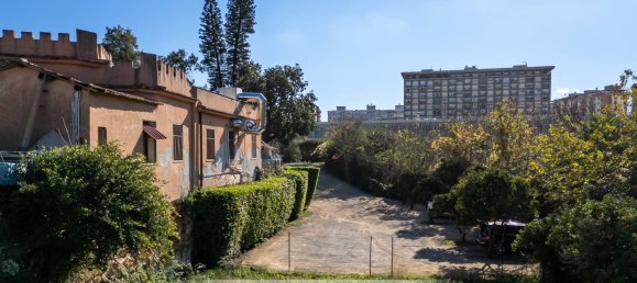 575m² Commercial property in Palermo, Italy No. 156280 2