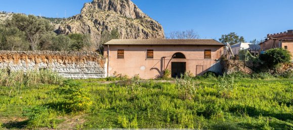 575m² Commercial property in Palermo, Italy No. 156280 4