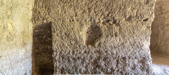 575m² Commercial property in Palermo, Italy No. 156280 23