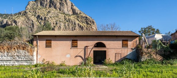 575m² Commercial property in Palermo, Italy No. 156280 6