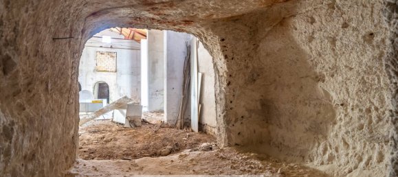 575m² Commercial property in Palermo, Italy No. 156280 21