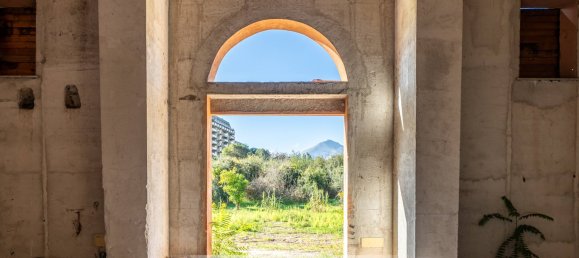 575m² Commercial property in Palermo, Italy No. 156280 13