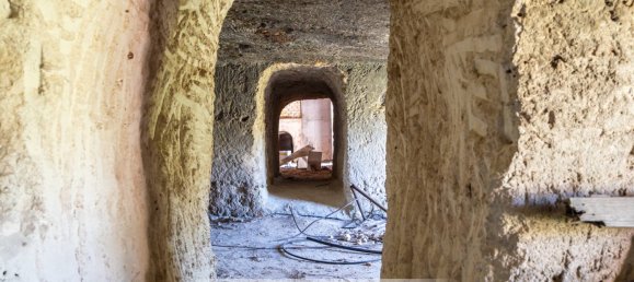 575m² Commercial property in Palermo, Italy No. 156280 24