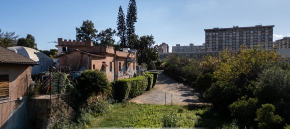 575m² Commercial property in Palermo, Italy No. 156280 3