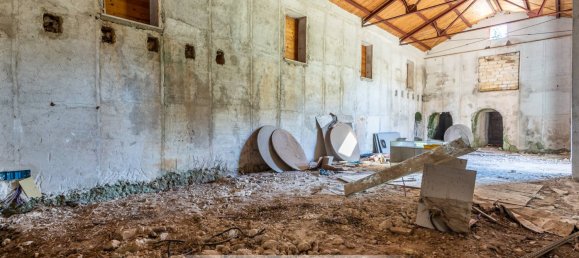 575m² Commercial property in Palermo, Italy No. 156280 18