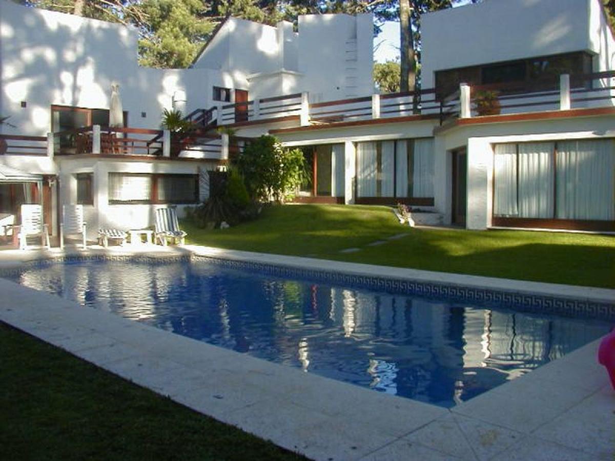 5 bedrooms House in Maldonado, Uruguay No. 5516