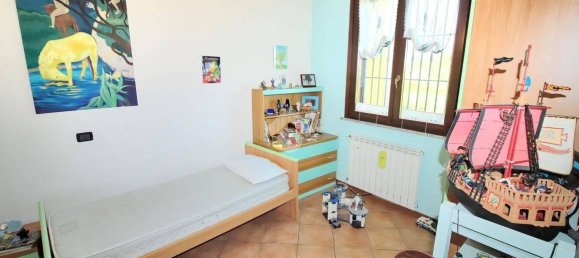 3 bedrooms House in Brescello, Italy No. 11737 15