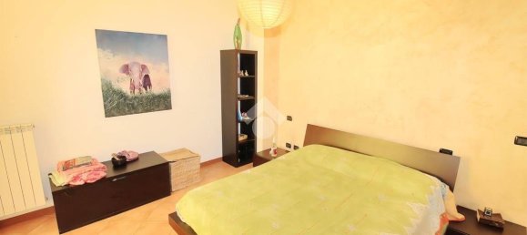 3 bedrooms House in Brescello, Italy No. 11737 11