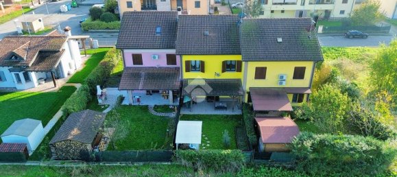 3 bedrooms House in Brescello, Italy No. 11737 29