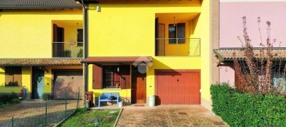 3 bedrooms House in Brescello, Italy No. 11737 25