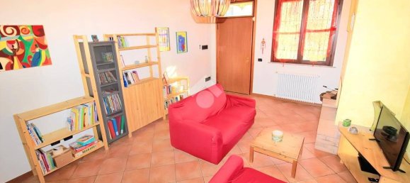 3 bedrooms House in Brescello, Italy No. 11737 13