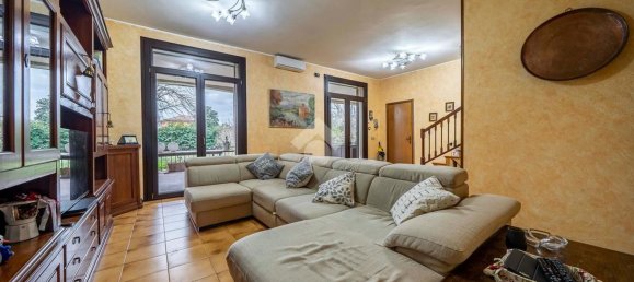 14 rooms Villa in Montechiarugolo, Italy No. 86900 5