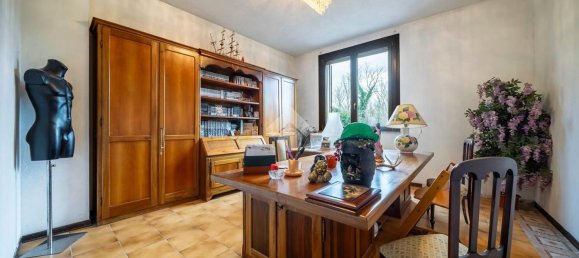 14 rooms Villa in Montechiarugolo, Italy No. 86900 7