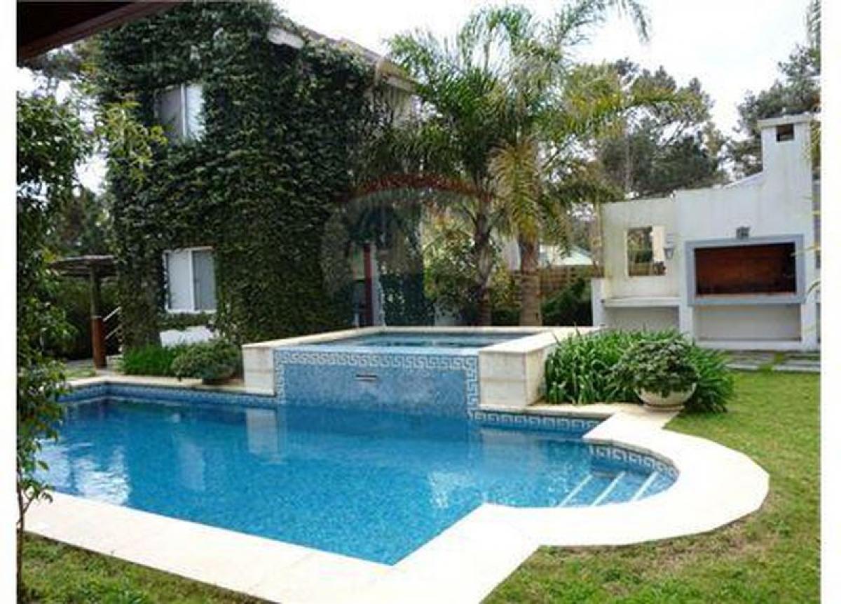 5 bedrooms House in Maldonado, Uruguay No. 12731