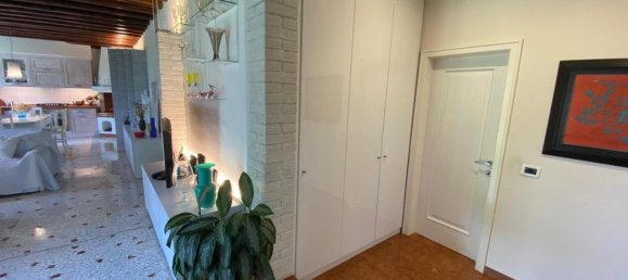 8 rooms Villa in Venice, Italy No. 30861 10