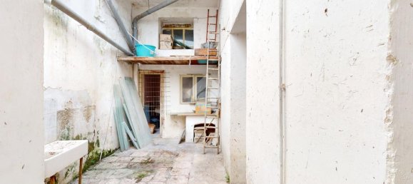 Коммерческая недвижимость с 3 комнатами в Бриндизи, Италия № 257668 8