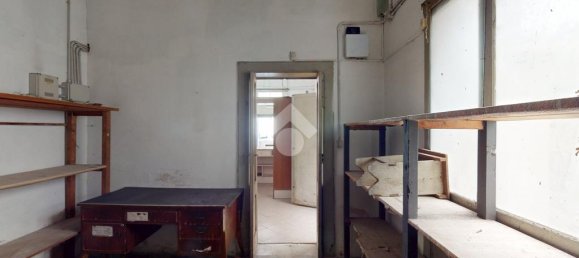 Коммерческая недвижимость с 3 комнатами в Бриндизи, Италия № 257668 13