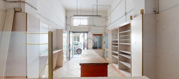 Коммерческая недвижимость с 3 комнатами в Бриндизи, Италия № 257668 5