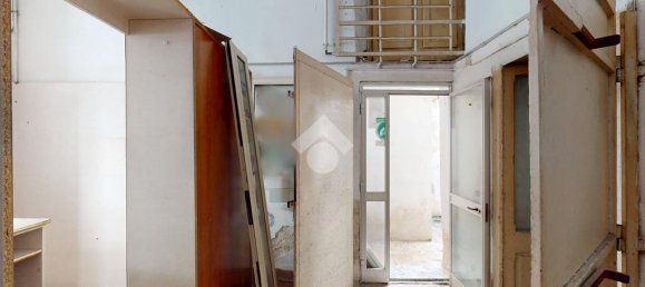 Коммерческая недвижимость с 3 комнатами в Бриндизи, Италия № 257668 7