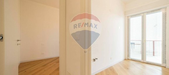 3 rooms Apartment in Bari, Italy No. 11641 9